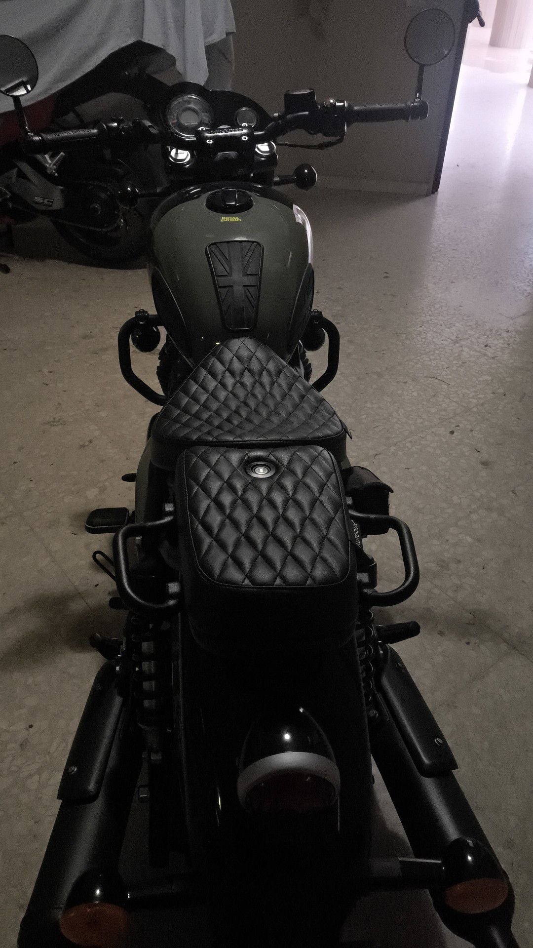 fit for Royal Enfield Super meteor 650 custom seat shipping worldwide.