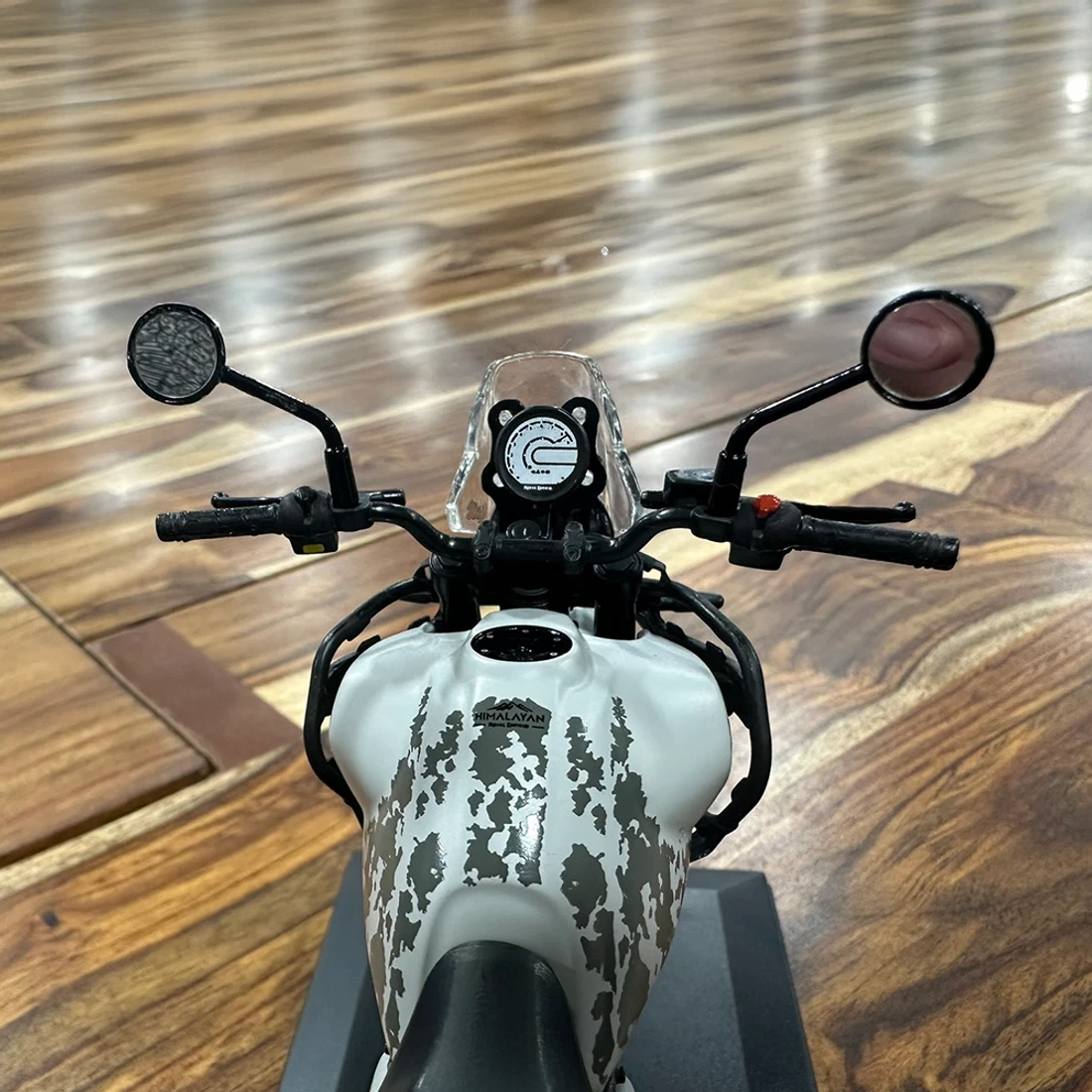 GENUINE ROYAL ENFIELD NEW HIMALAYAN 450 1:12 SCALE MODEL - WHITE, FAST DISPATCH!