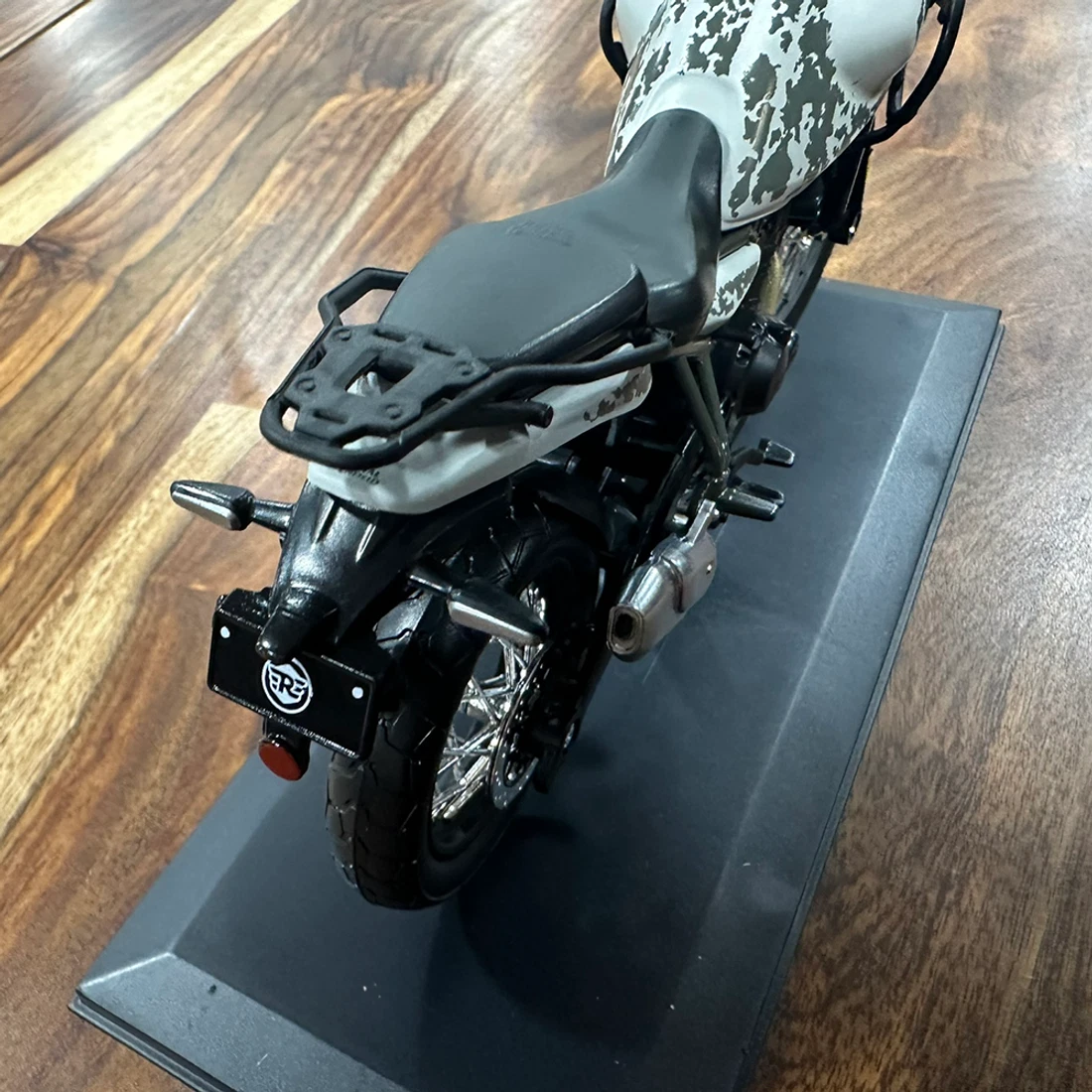 GENUINE ROYAL ENFIELD NEW HIMALAYAN 450 1:12 SCALE MODEL - WHITE, FAST DISPATCH!